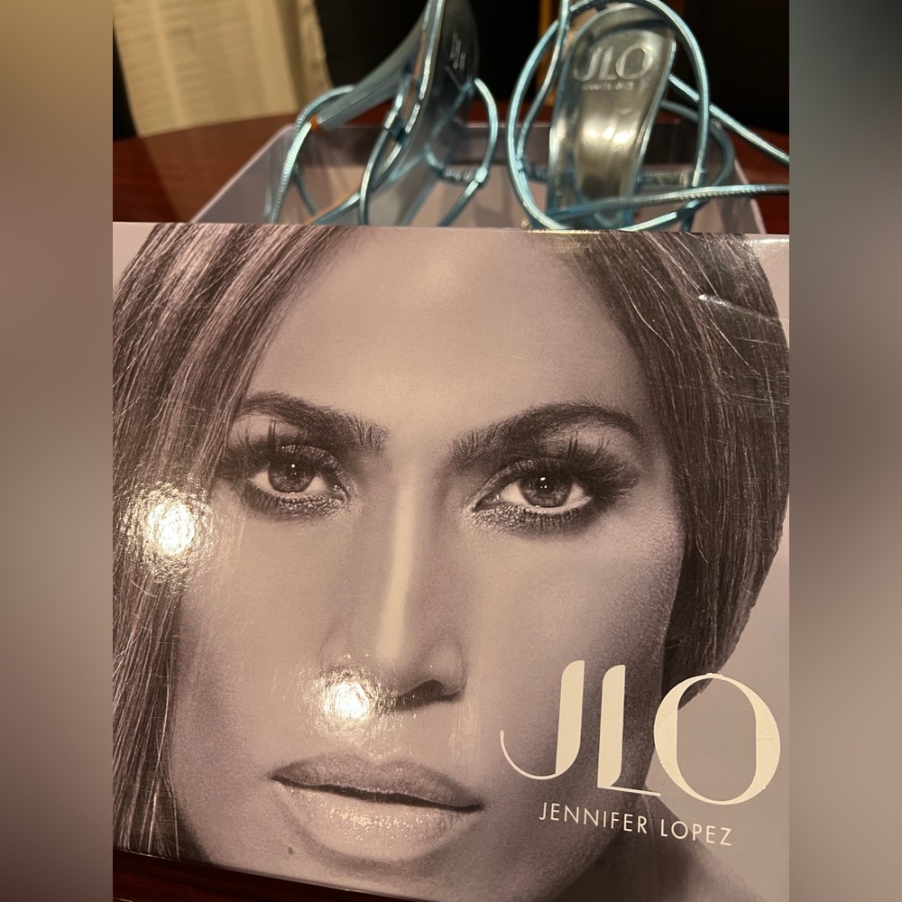 JLO Blue Strappy Heels, new in box, size 8.5 - Picture 7 of 8